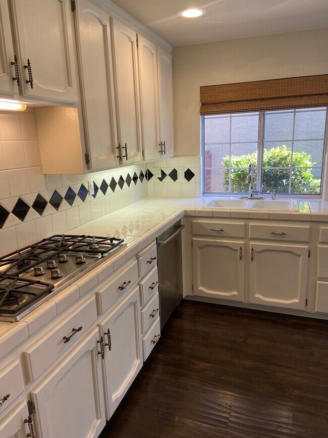 Building Photo - American River Canyon Folsom - 3 Bdrm, 3 Bath in gated community