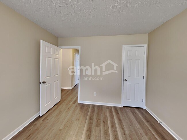 Building Photo - 119 Overlook Ct