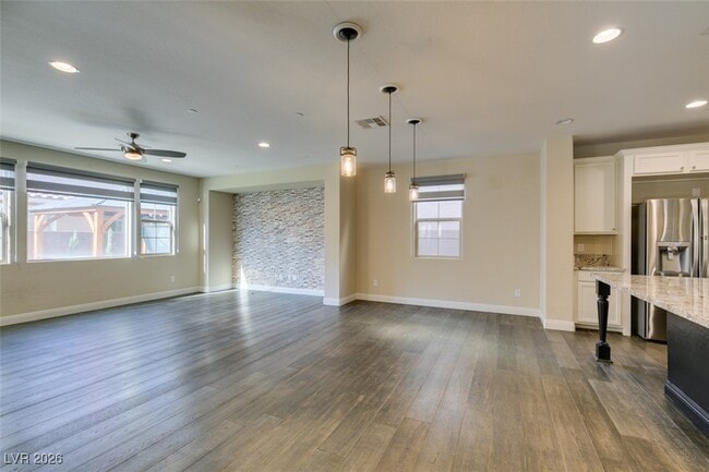 Building Photo - 2497 Birch Hollow St