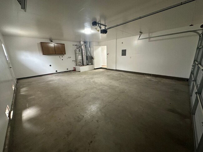 Building Photo - 547 De Leon Dr