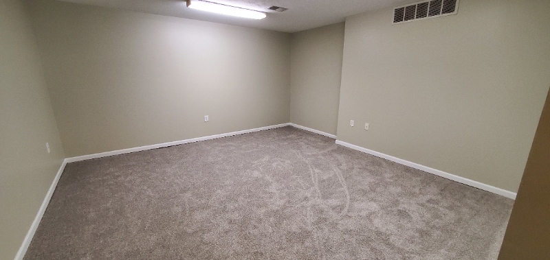 Building Photo - 3613 Newcastle Dr SE