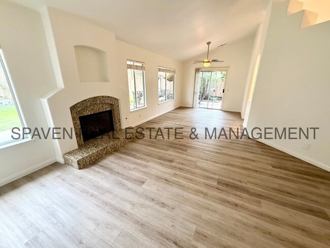 Building Photo - Charming Menifee Home