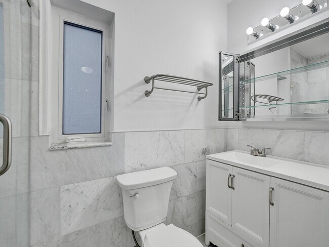 Building Photo - 601 NE 59th Ct