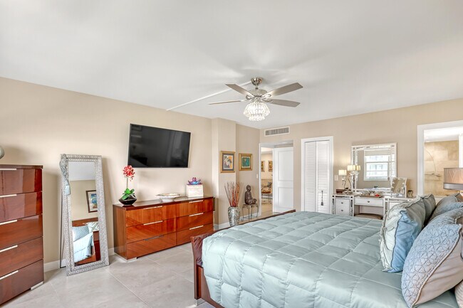 Building Photo - 3450 S Ocean Blvd