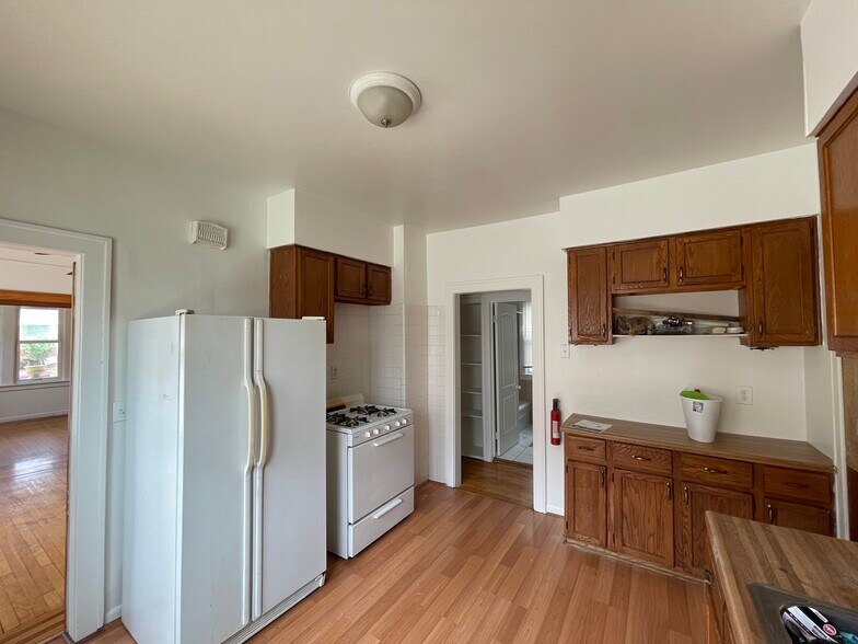 Building Photo - 12080 Saint Aubin St