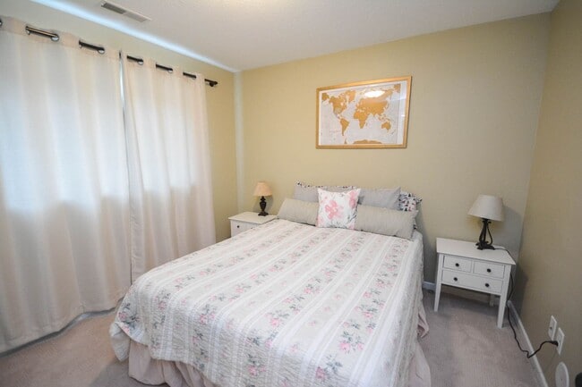 Building Photo - Exceptional home in Badger Ridge area of Rochester!