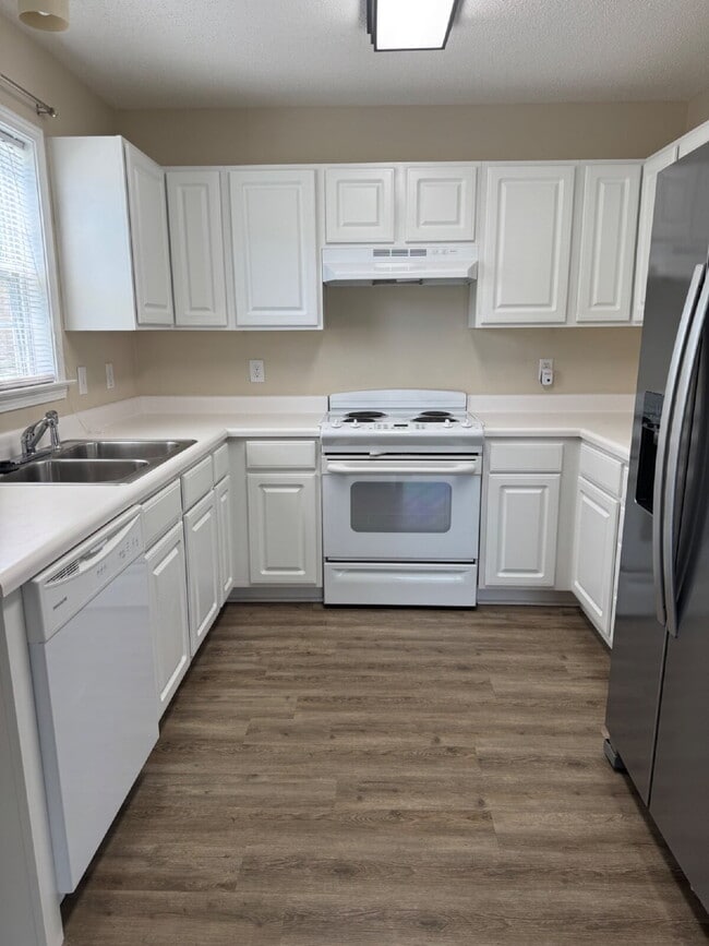 Building Photo - 32 N Sunberry Trail