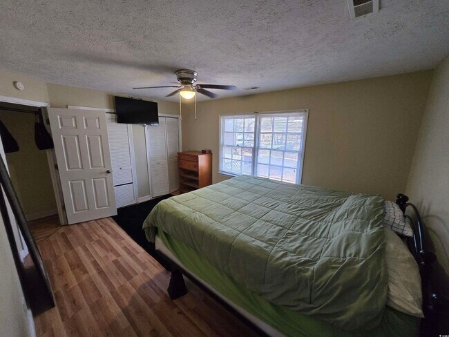 Building Photo - 830 44th Ave N