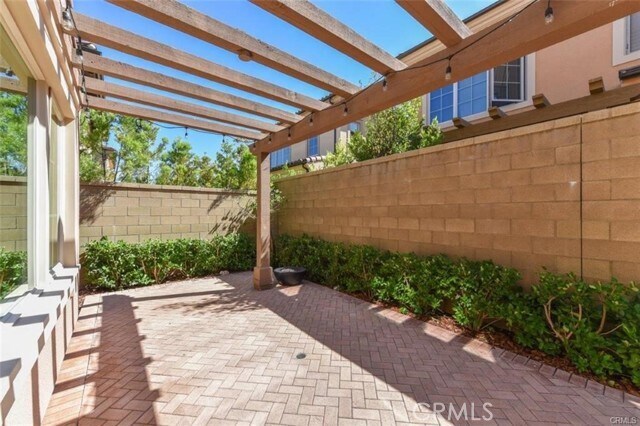 Building Photo - 99 Bianco