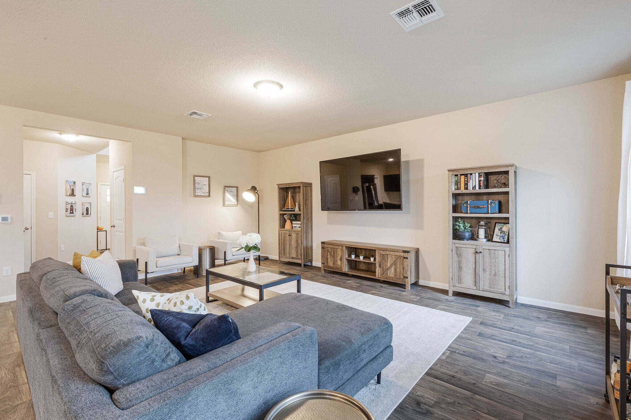 Building Photo - 14000 Heidhorn Dr