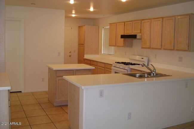 Building Photo - 13641 S 47th St