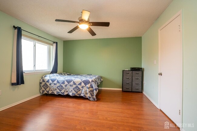 Building Photo - 16 Thoreau Dr