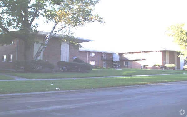 Primary Photo - 1866 Lilac Ln