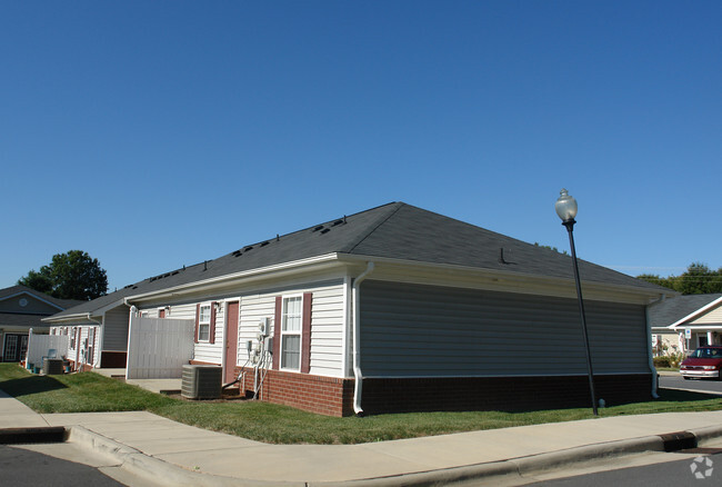 Building Photo - Honeycreek Senior Apartments