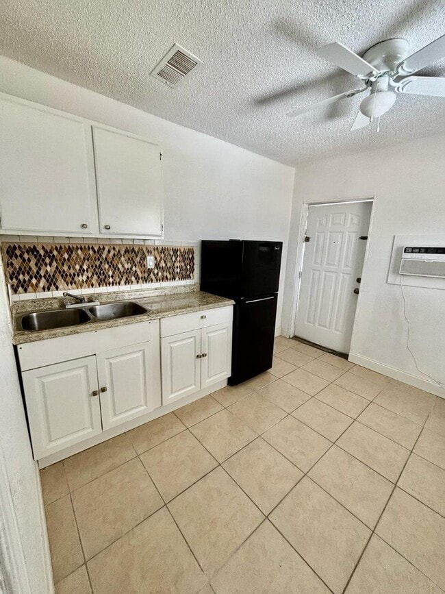 Building Photo - 4523 Ligustrum Way