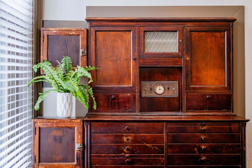 Building Photo - 101 Algoma Blvd