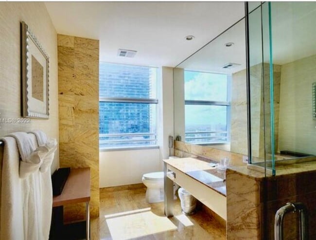 Building Photo - 1395 Brickell Ave