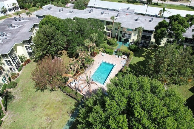 Building Photo - 1100 Ponce De Leon Cir