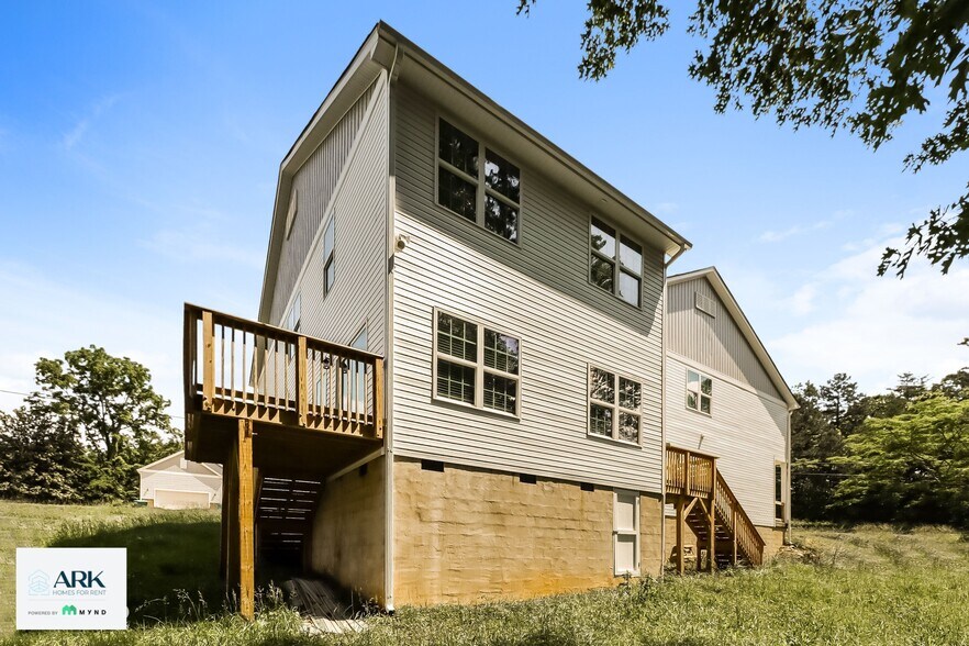 Building Photo - 2529 Oakdale Rd