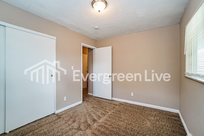 Building Photo - 1456 Picard Rd