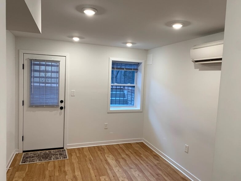 Building Photo - 660 E St NE