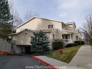 Building Photo - This property offers a no deposit option available for qualified renters!!