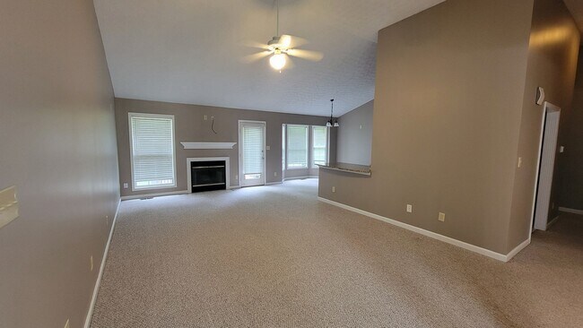 Building Photo - Fabulous 3 bedroom 3 bath walk- out ranch