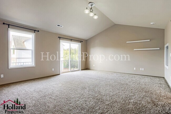Building Photo - Modern Comfort Meets Prime Beaverton Living! ** NEW PRICE $2,995 AND REDUCED SECURITY DEPOSIT **