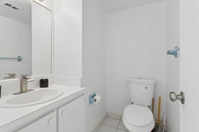 Building Photo - 8027 Lagos De Campo Blvd