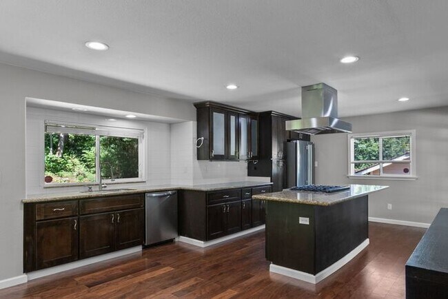 Building Photo - Air Conditioned Urban Retreat in Whispering Pines