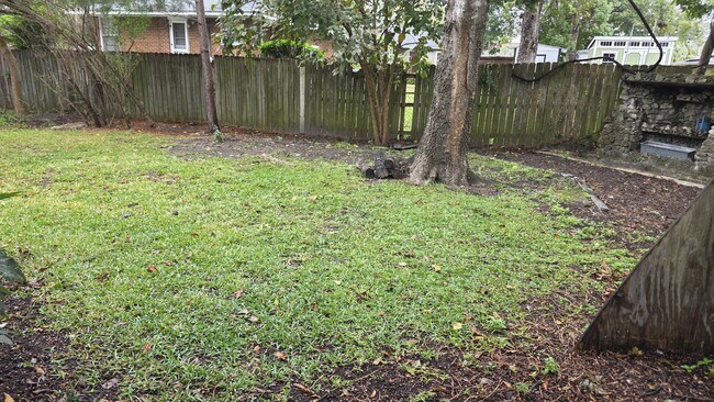 Building Photo - 5226 Ashcroft Ave