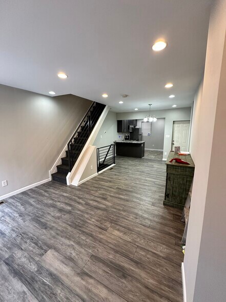 Building Photo - 1920 S Bonsall St