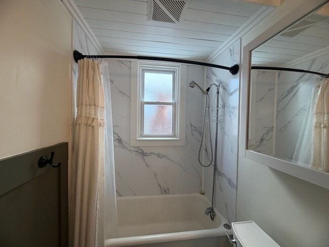 Building Photo - 6611 Kennedy Ave