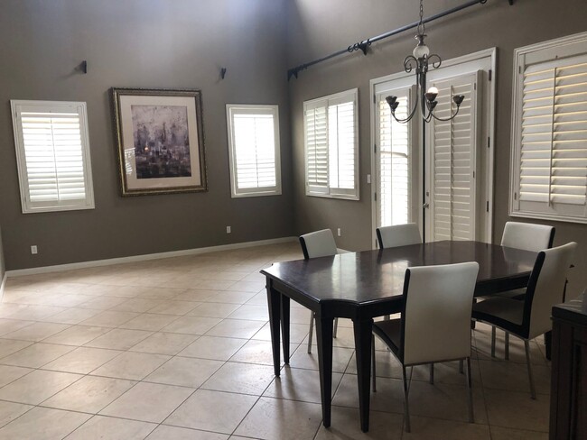 Building Photo - Southwest Bakersfield Home