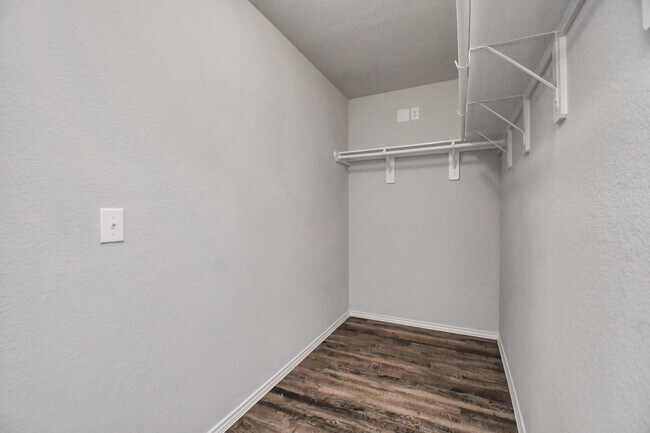 Building Photo - 5342 Prairie Dog Fork Ln