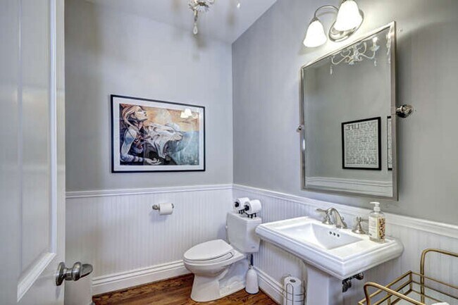 Building Photo - Beautiful Luxury Home Available in Boulder