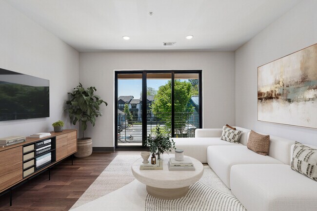 Building Photo - 112 Rogers St NE