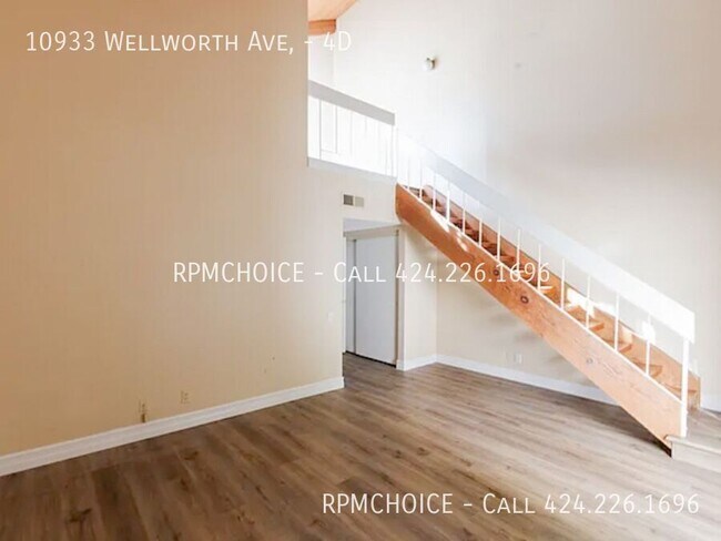 Building Photo - 10933 Wellworth Ave