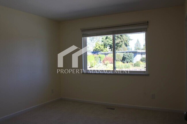 Building Photo - 15106 Starr Pl SE
