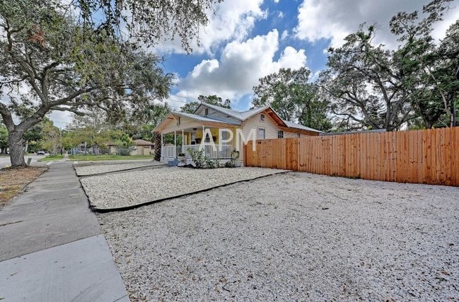 Building Photo - Gillespie Park Charming and Updated Cottage