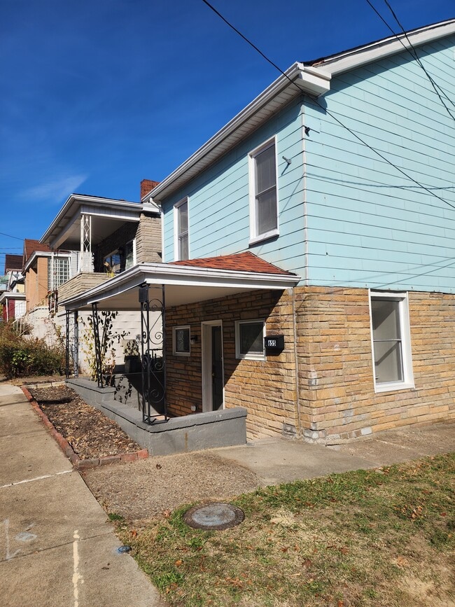 Front of House - 655 Margaret St