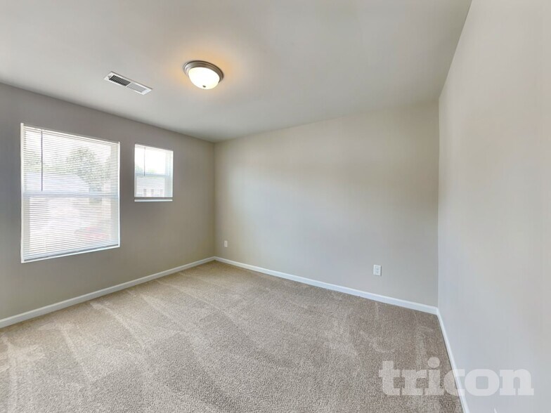 Building Photo - 433 Wagon Trail