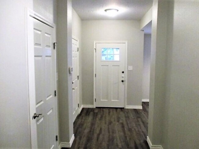 Building Photo - 16130 Speyburn Ct