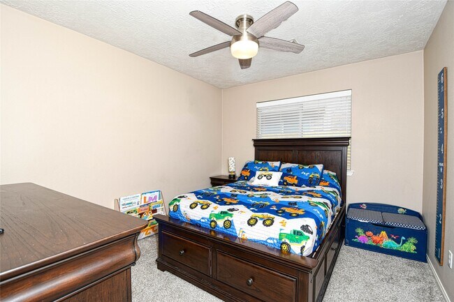 Building Photo - 25923 Marshbrook Ln