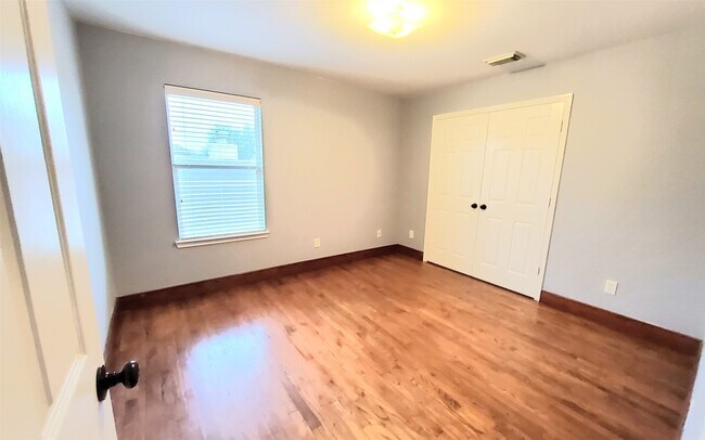 Building Photo - 18123 Flower Grove Ct