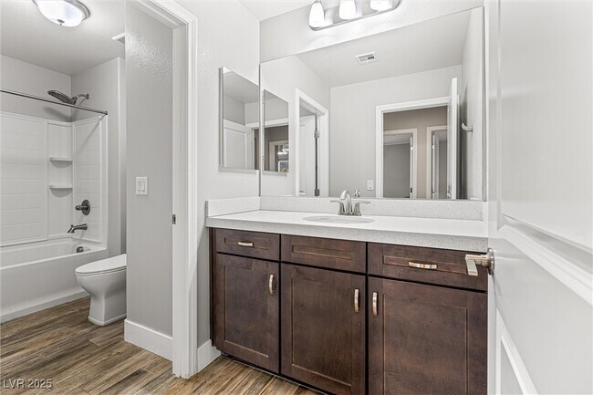 Building Photo - 4631 Amazing View St