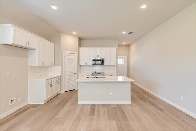 Building Photo - 4702 Deadwood Dr