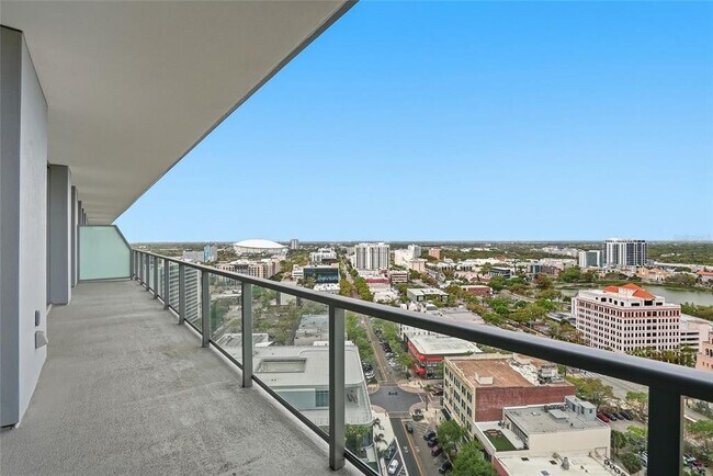 Building Photo - 400 Central Ave