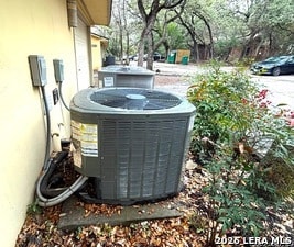 Building Photo - 8642 Fredericksburg Rd