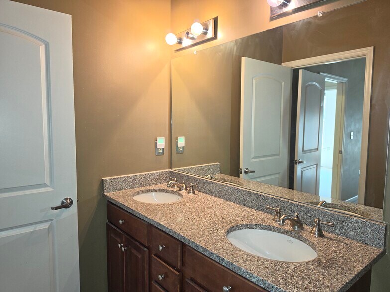 master bathroom - 133 N Bread St